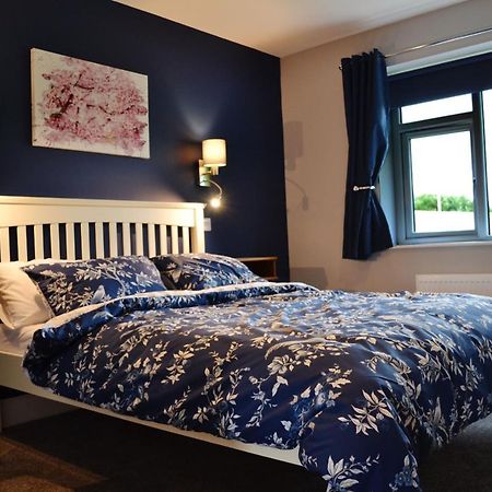 Apartamento Béal na Banna Coleraine Exterior foto