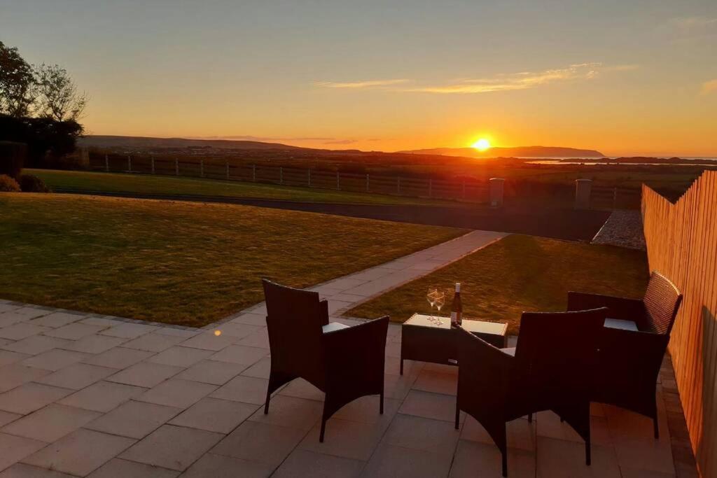 Apartamento Béal na Banna Coleraine Exterior foto